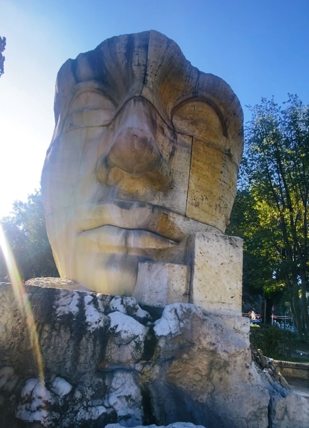 statua Dea Roma di Igor MitoraJ